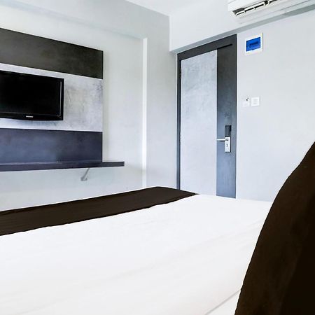 Super Townhouse Oak Vashi Ξενοδοχείο Turambhe Εξωτερικό φωτογραφία