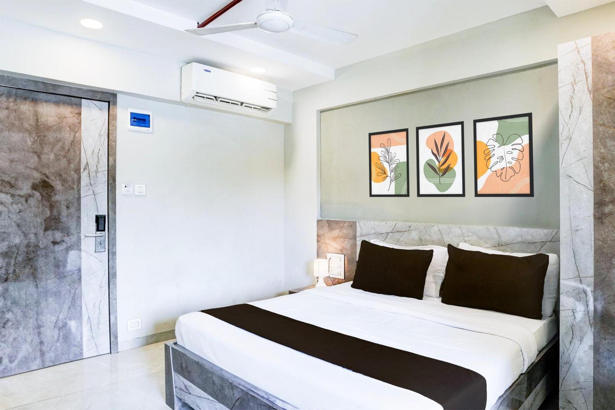 Super Townhouse Oak Vashi Ξενοδοχείο Turambhe Εξωτερικό φωτογραφία