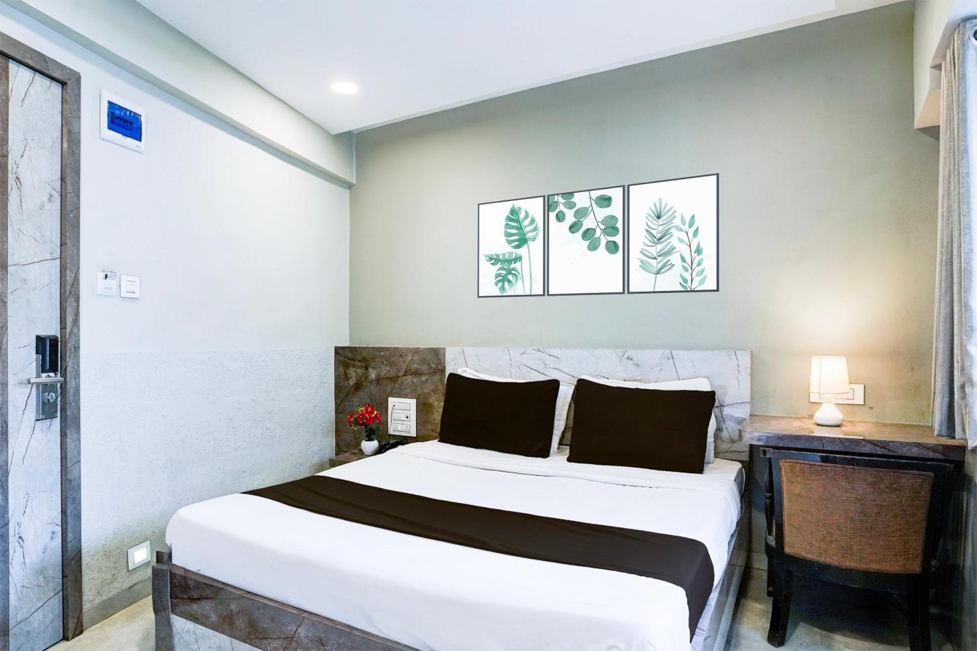 Super Townhouse Oak Vashi Ξενοδοχείο Turambhe Εξωτερικό φωτογραφία